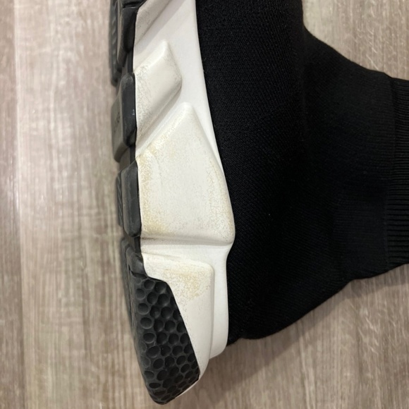 Balenciaga Speed Trainers Red Grafitti - Picture 10 of 12